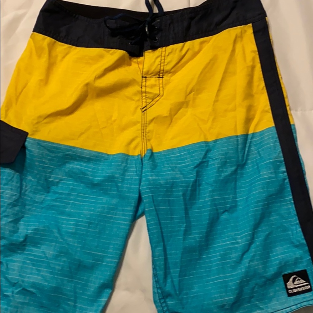 Men’s quicksilver board shorts
